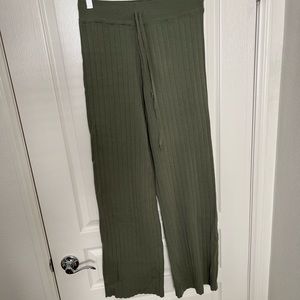 Ribbed olive green pants